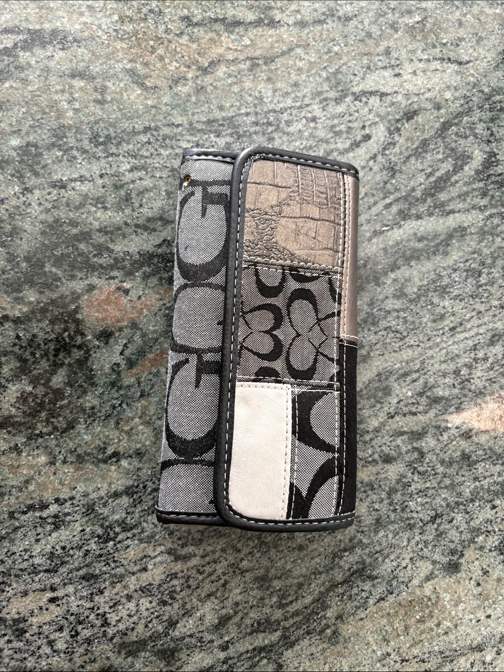 Guess Patchwork Trifold Key & Card Holder in Gray, Black, Cream